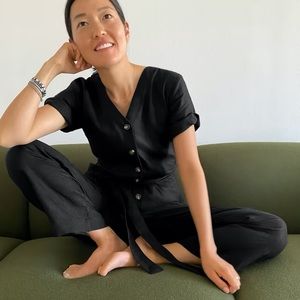 Everlane The Linen Short-Sleeve Jumpsuit in washed black